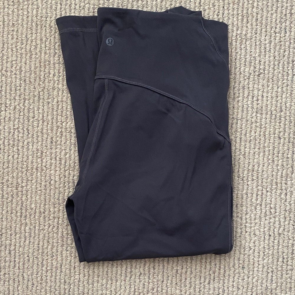 Ladies Lululemon capris, Dark Gray leggings.